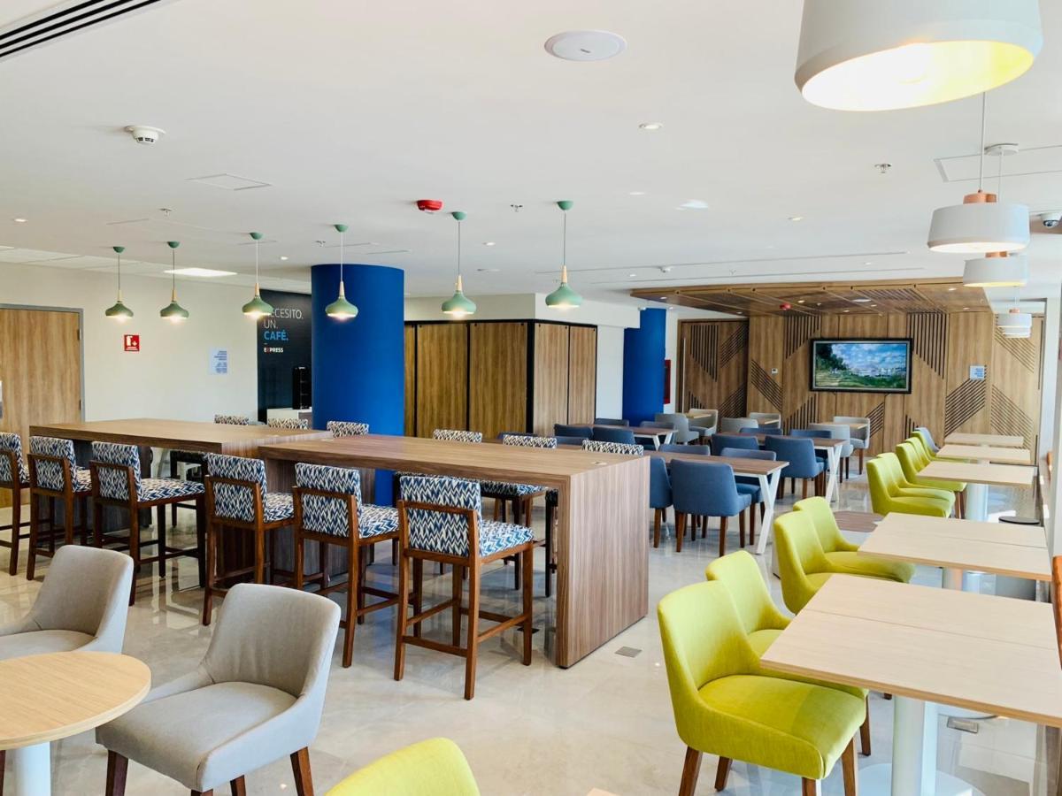 Hotel Express - Guadalajara Vallarta Poniente By Ihg *